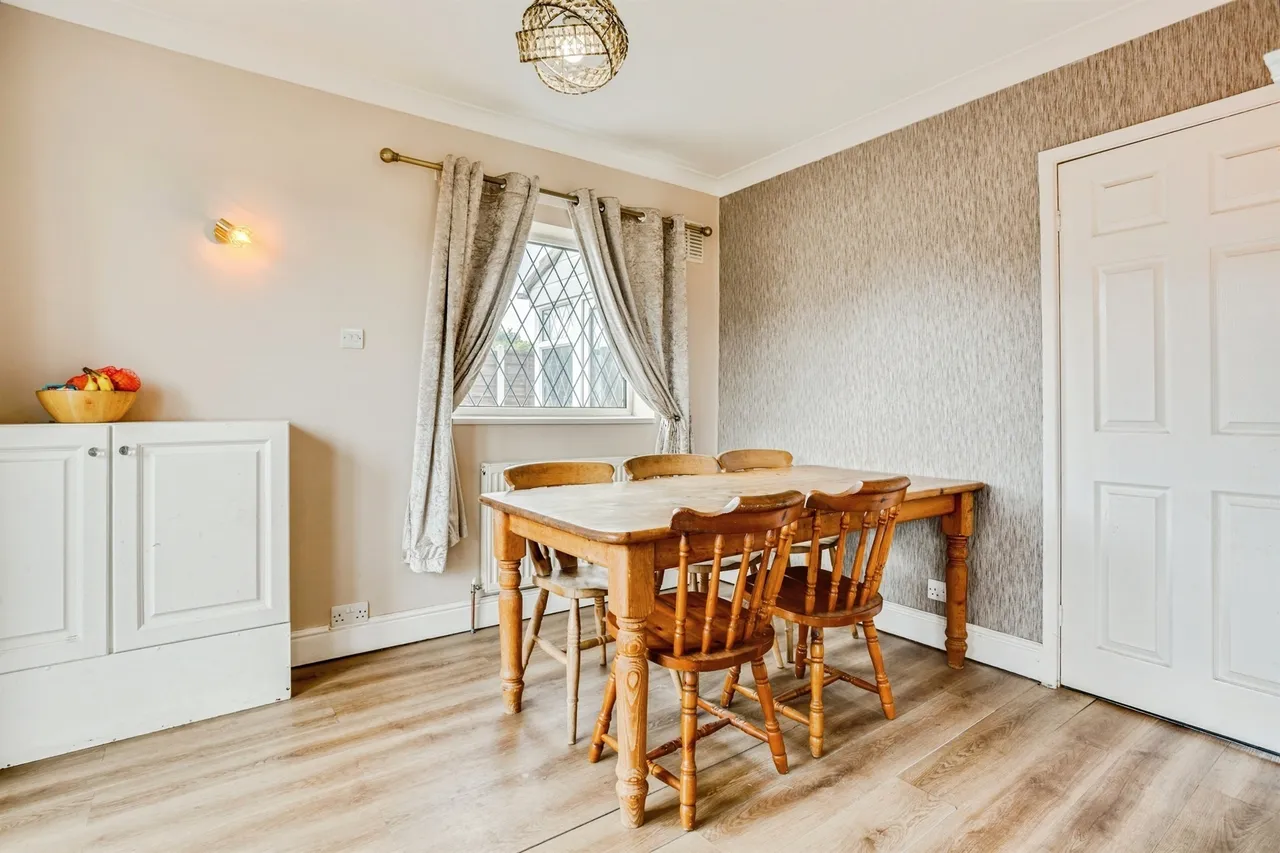 Lingwell Gate Drive, Wakefield, photo 5