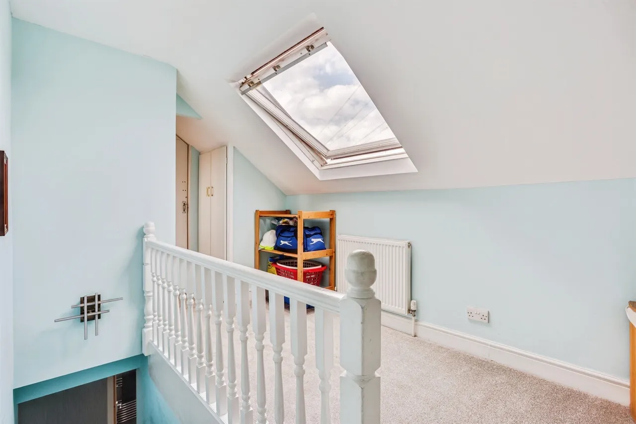 Lingwell Gate Drive, Wakefield, photo 11
