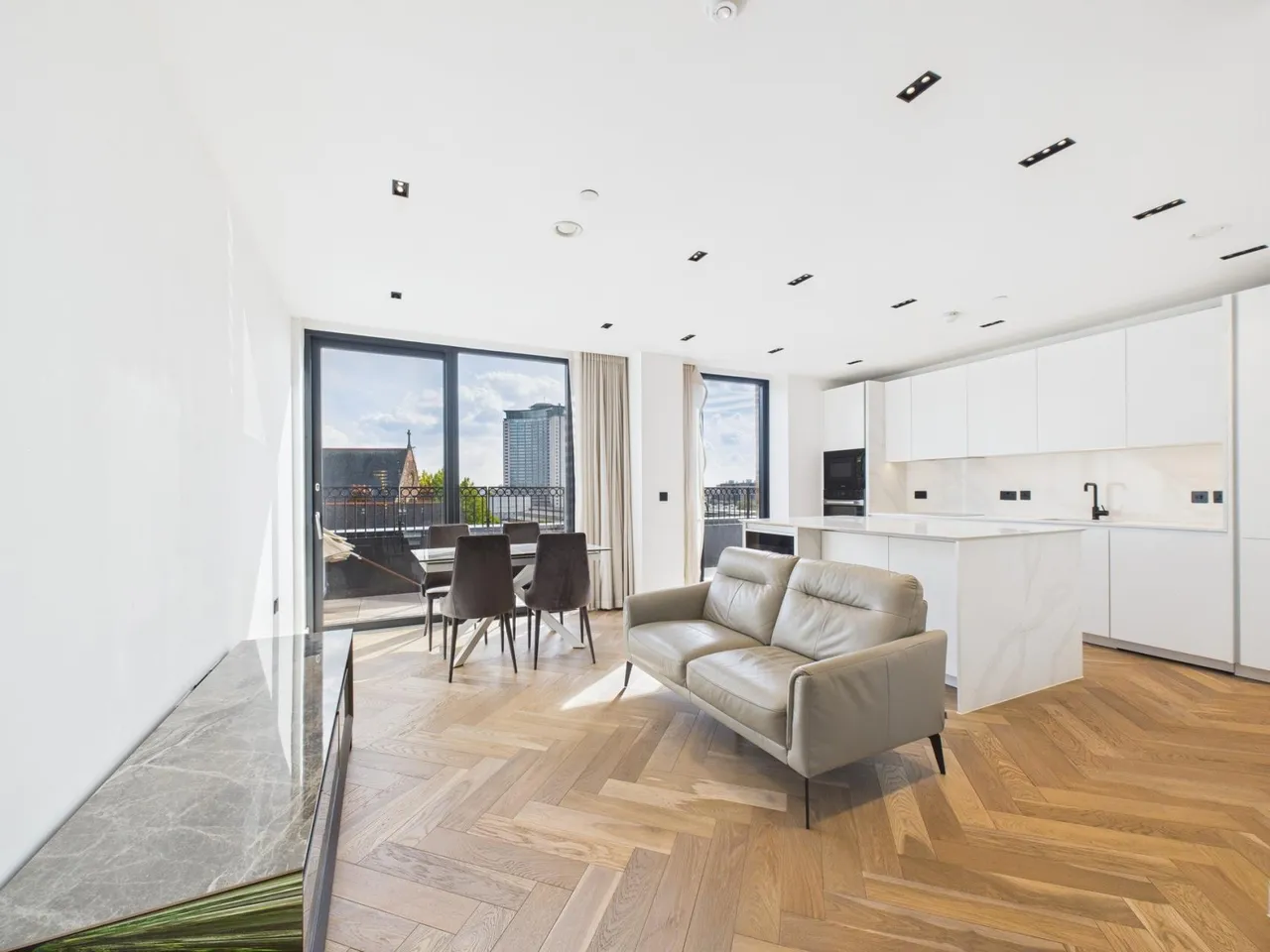 2 bed flat for sale, Cluny Mews, London, SW5
