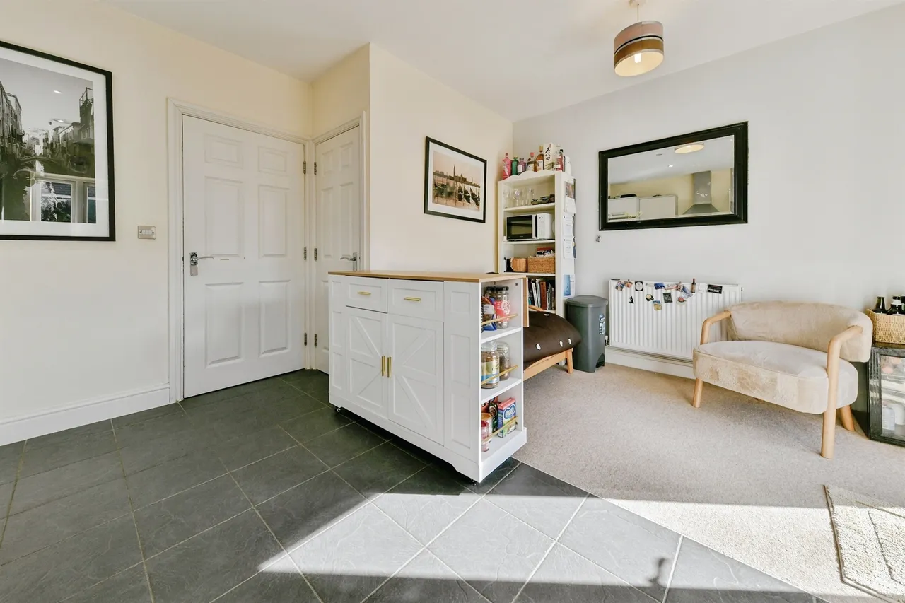 Pembridge Gardens, Bragbury End, SG2, photo 7
