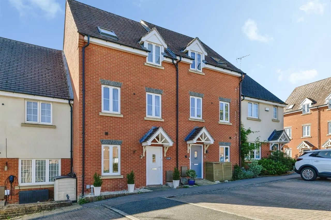 Pembridge Gardens, Bragbury End, SG2, photo 22