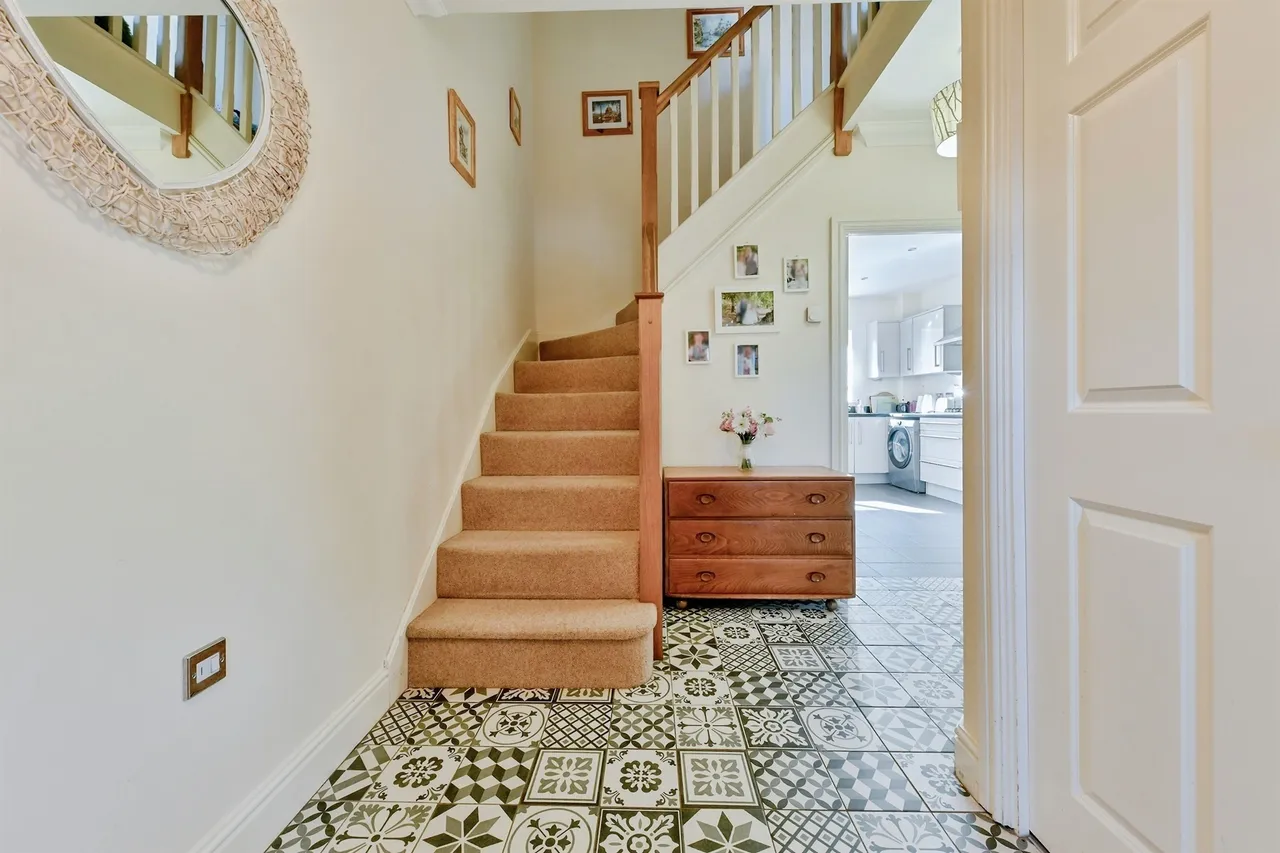 Pembridge Gardens, Bragbury End, SG2, photo 16