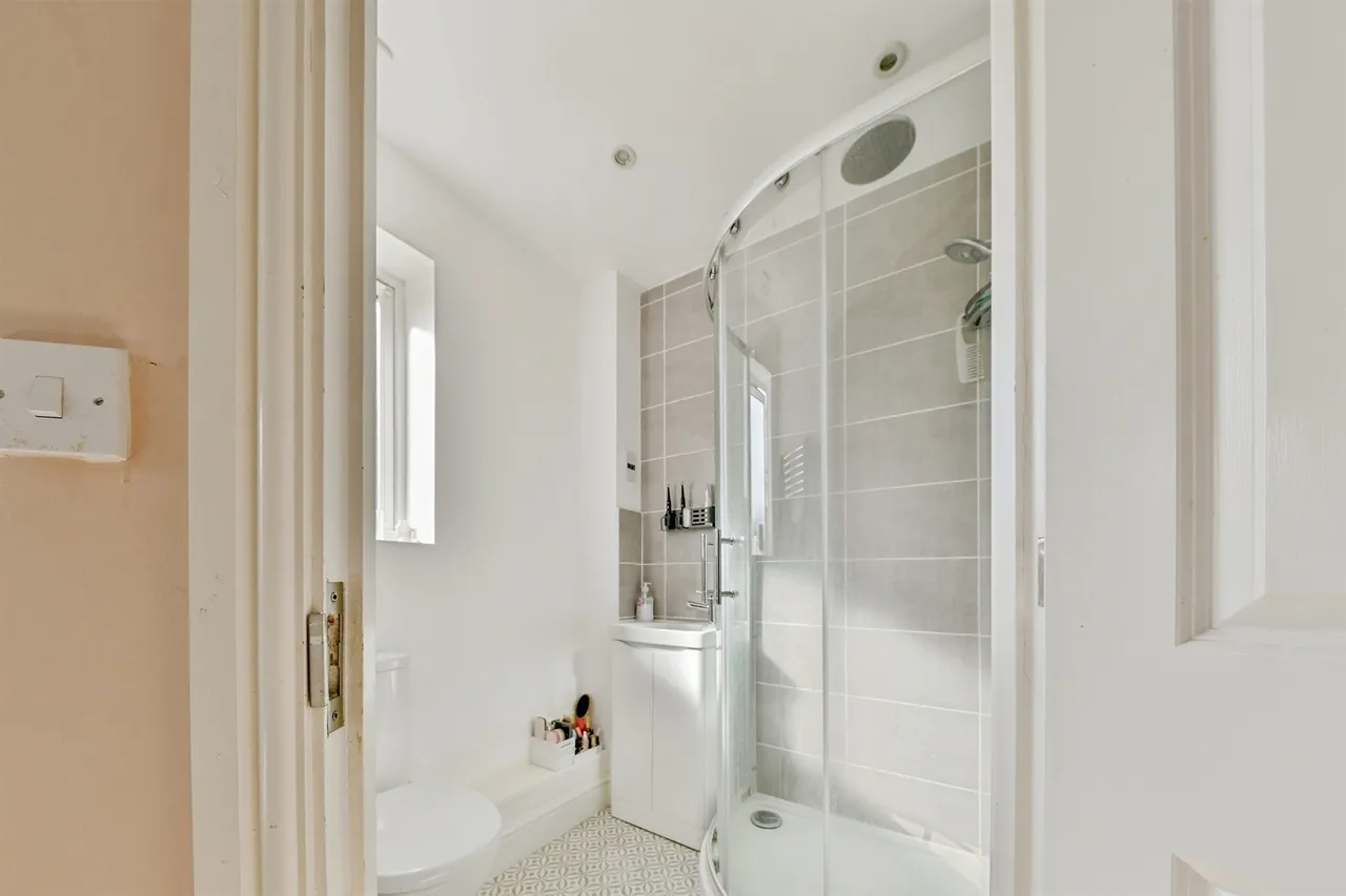 Pembridge Gardens, Bragbury End, SG2, photo 15