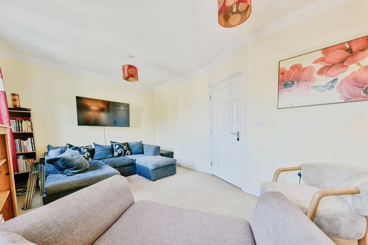 Pembridge Gardens, Bragbury End, SG2, photo 9