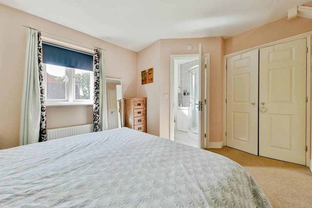 Pembridge Gardens, Bragbury End, SG2, photo 5