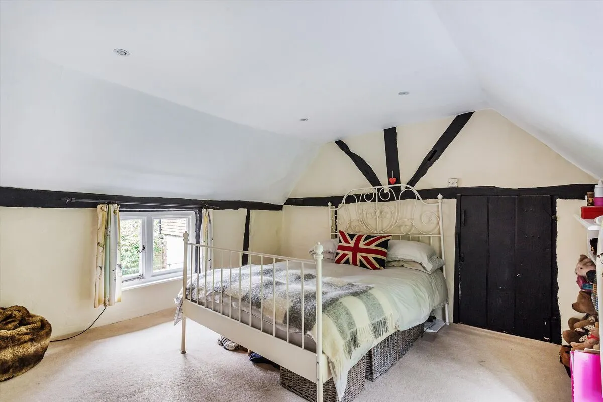 Wrotham Hill, Dunsfold, GU8, photo 13