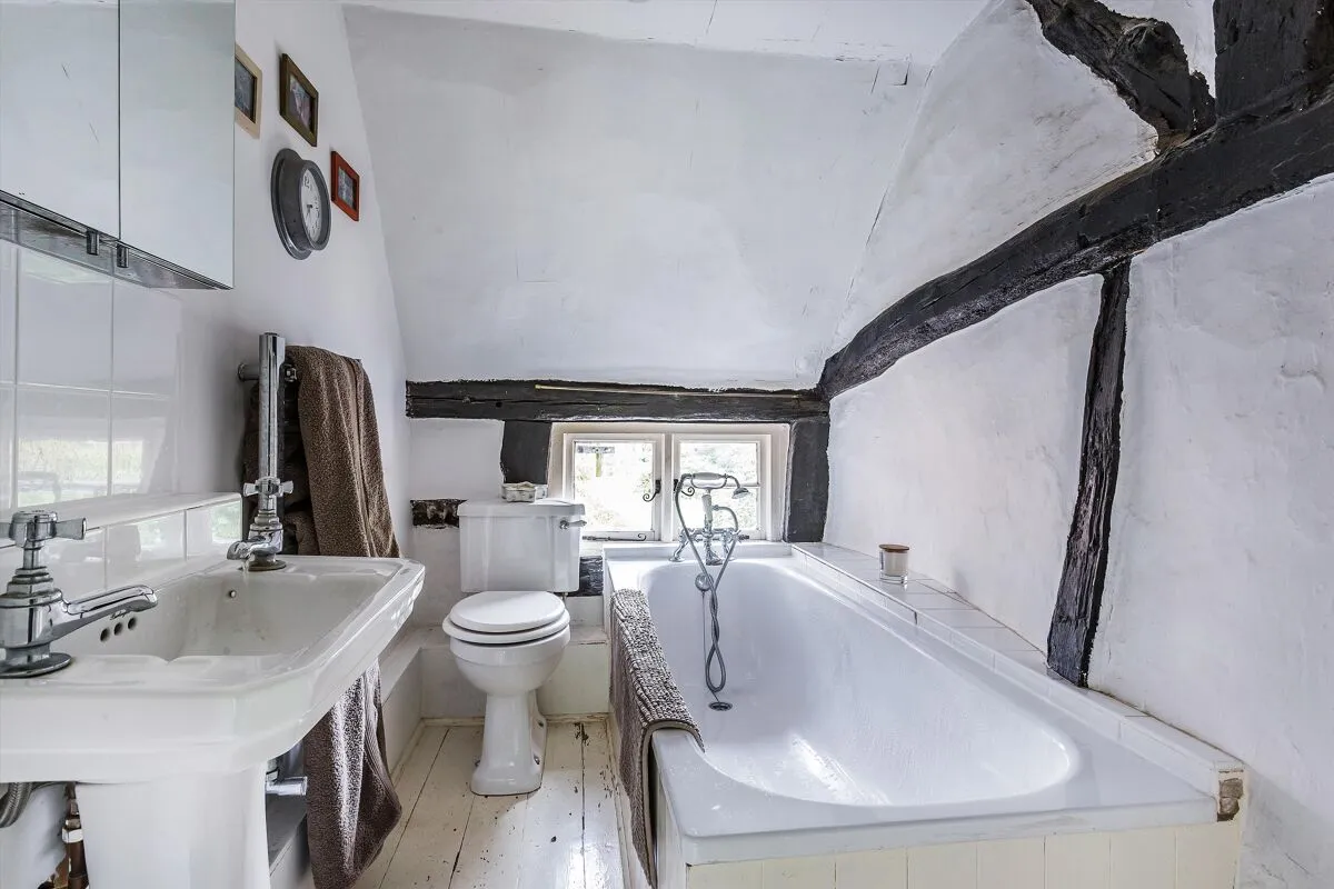 Wrotham Hill, Dunsfold, GU8, photo 14