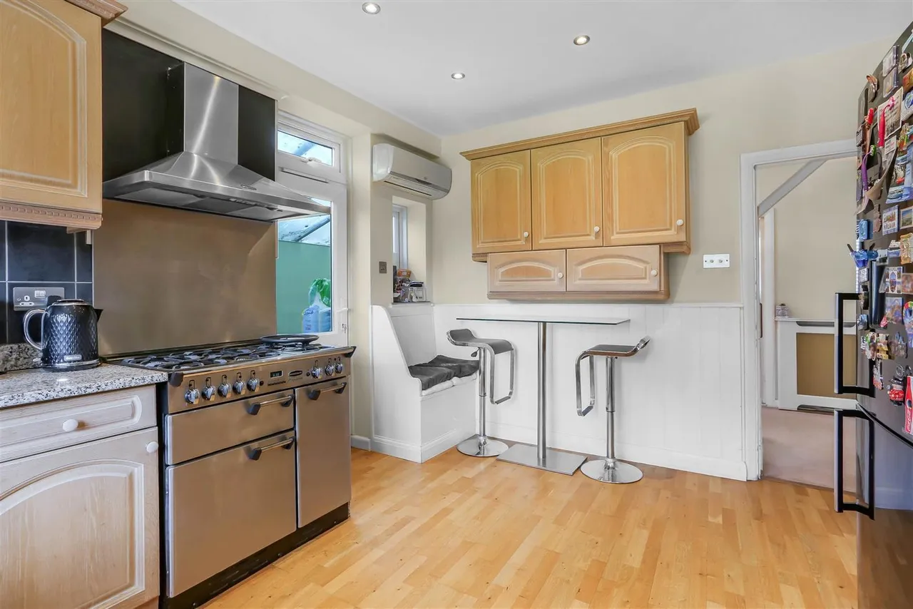 Burdon Lane, South Cheam, SM2 7PT, photo 9
