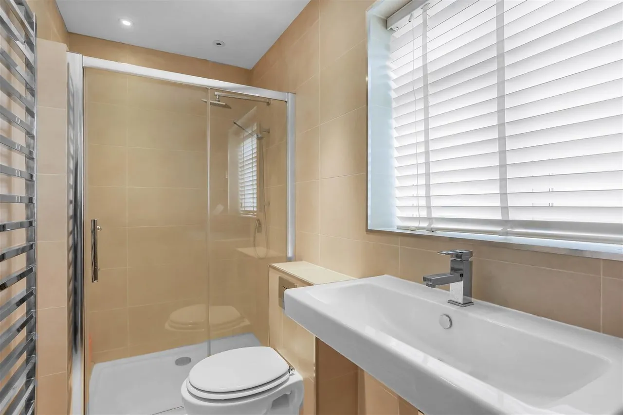Burdon Lane, South Cheam, SM2 7PT, photo 12