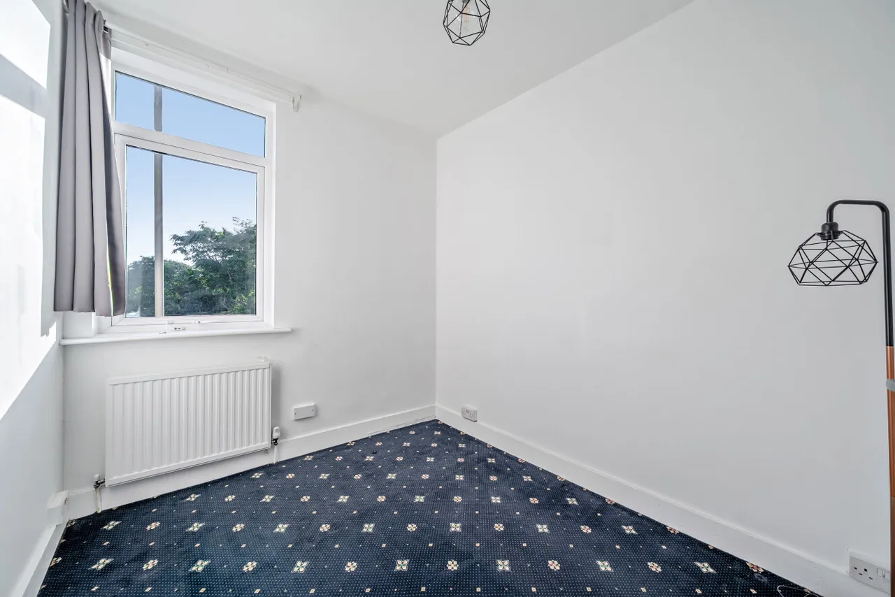 Tooting High Street, London, SW17, photo 6