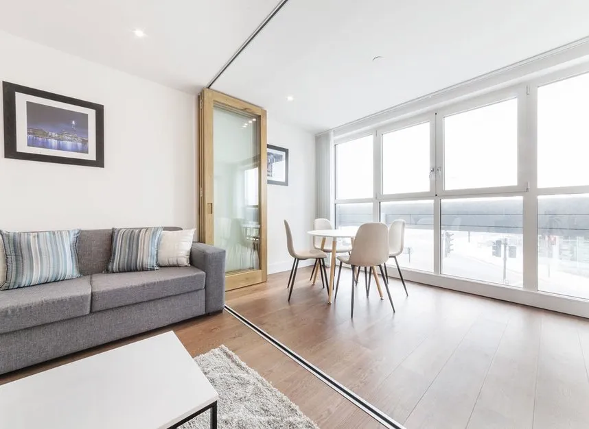 2 bed flat to rent, Gateway Tower, Canning Town, E16