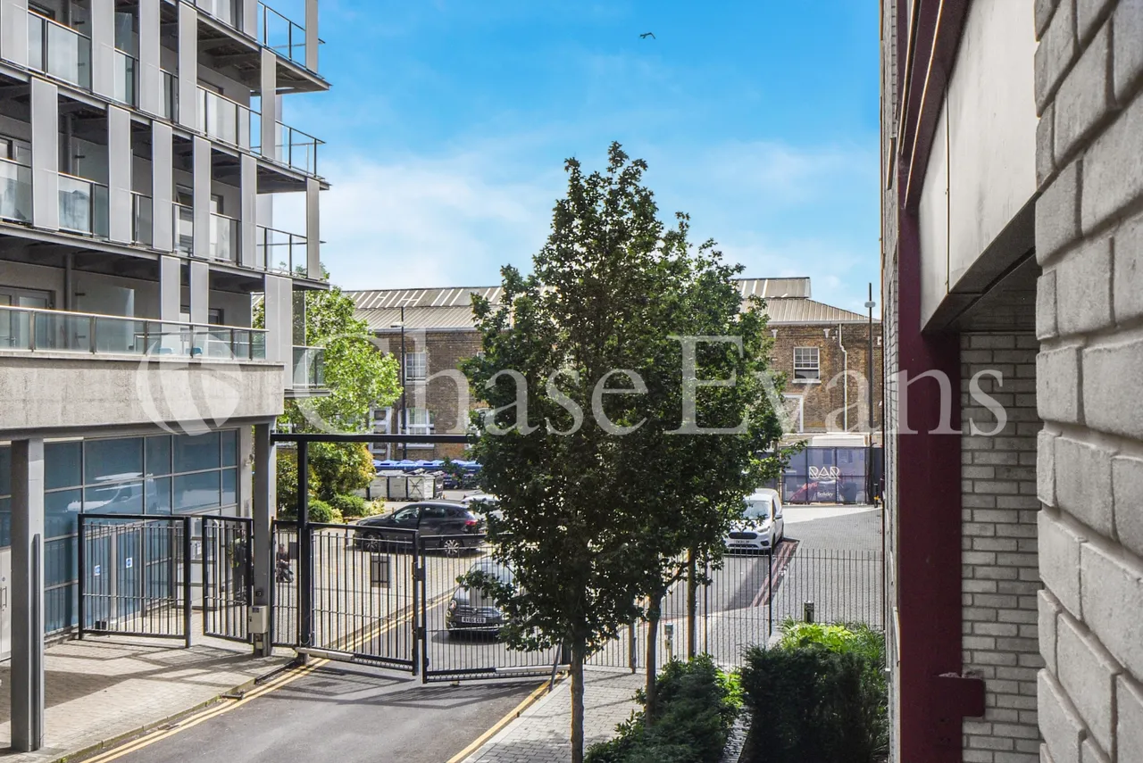Windsor Square, Royal Arsenal Riverside, SE18, photo 13