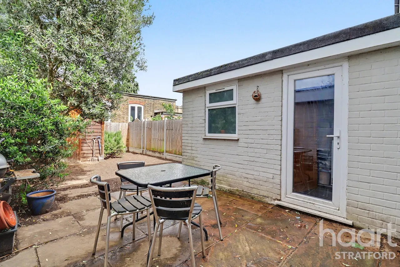 Gurney Close, Stratford, E15, photo 25