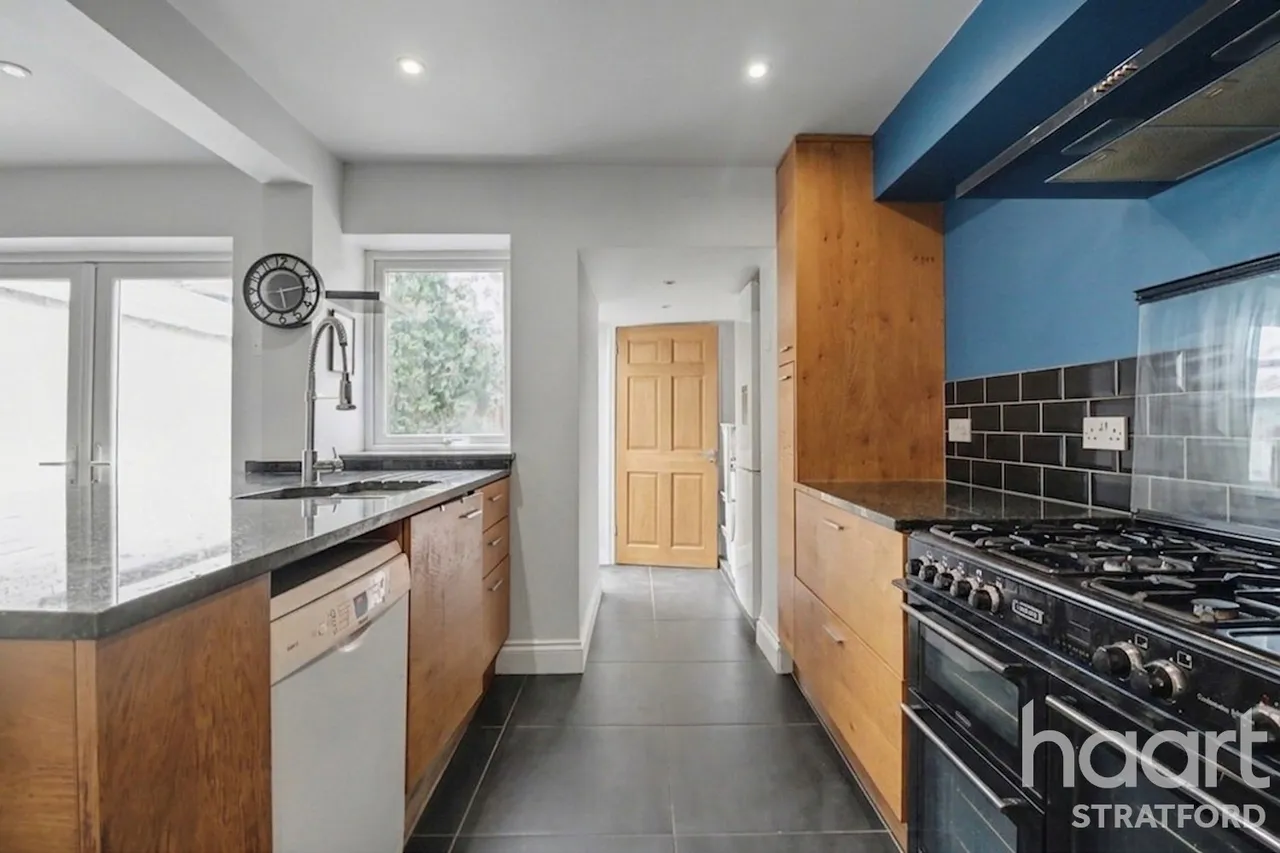 Gurney Close, Stratford, E15, photo 8