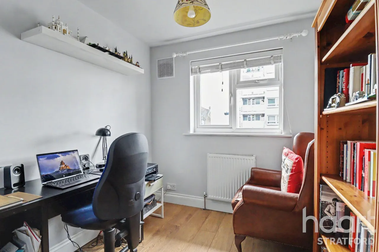 Gurney Close, Stratford, E15, photo 19