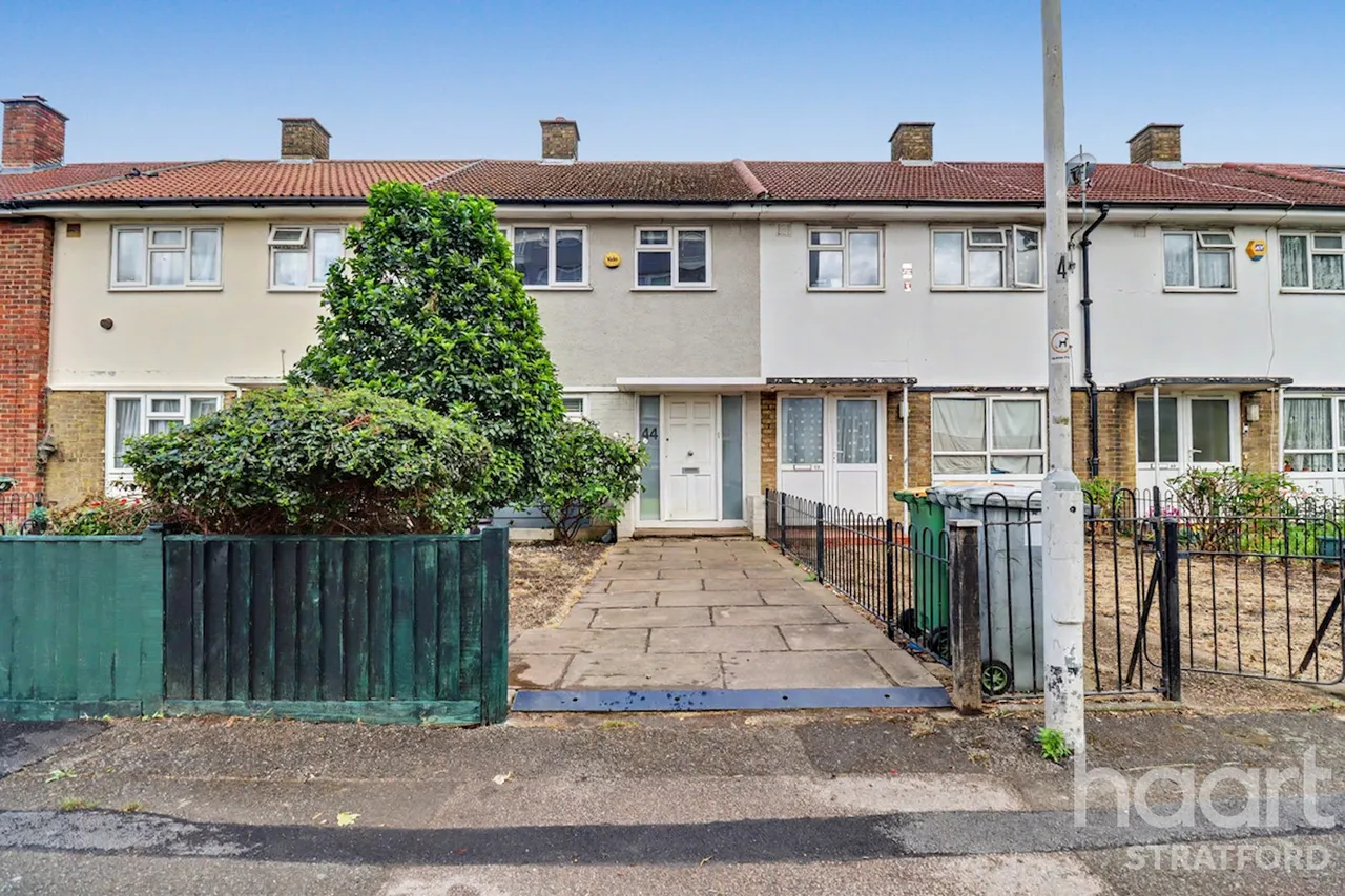 3 bed house for sale, Gurney Close, Stratford, E15