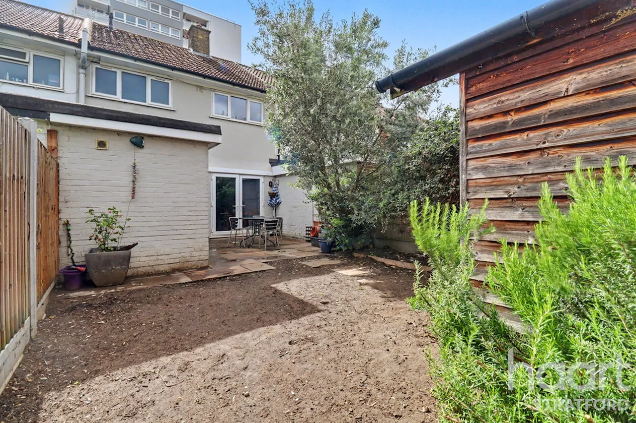 Gurney Close, Stratford, E15, photo 26