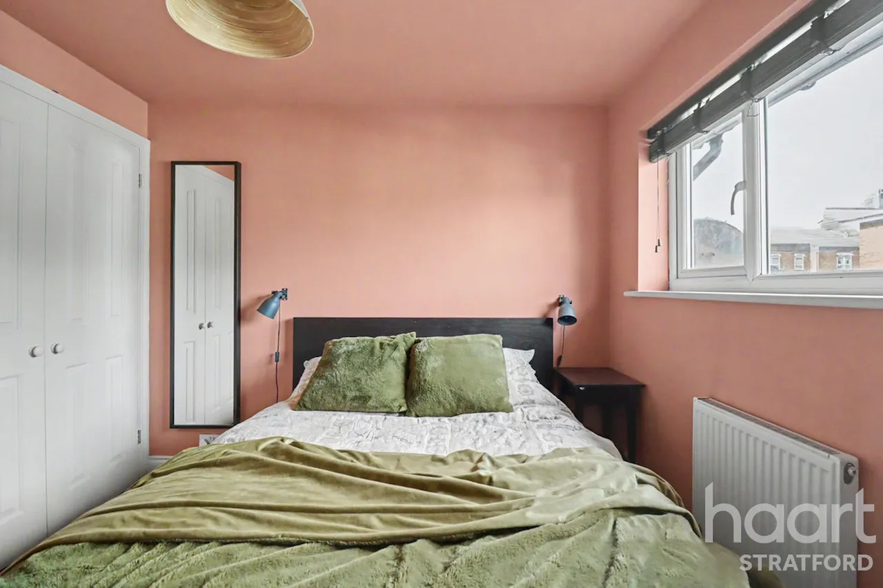 Gurney Close, Stratford, E15, photo 16