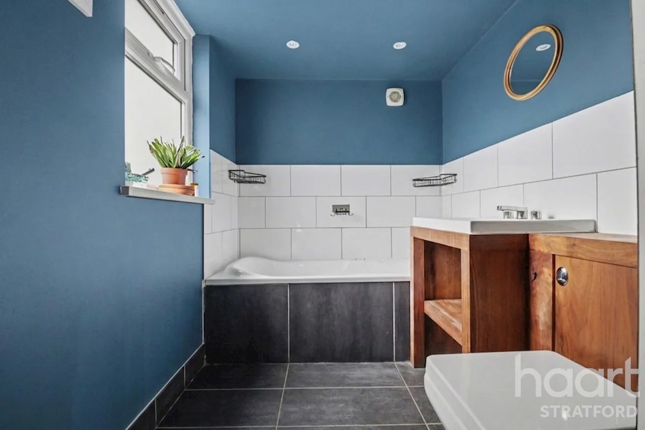 Gurney Close, Stratford, E15, photo 11