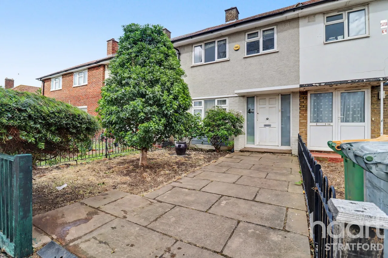 Gurney Close, Stratford, E15, photo 2