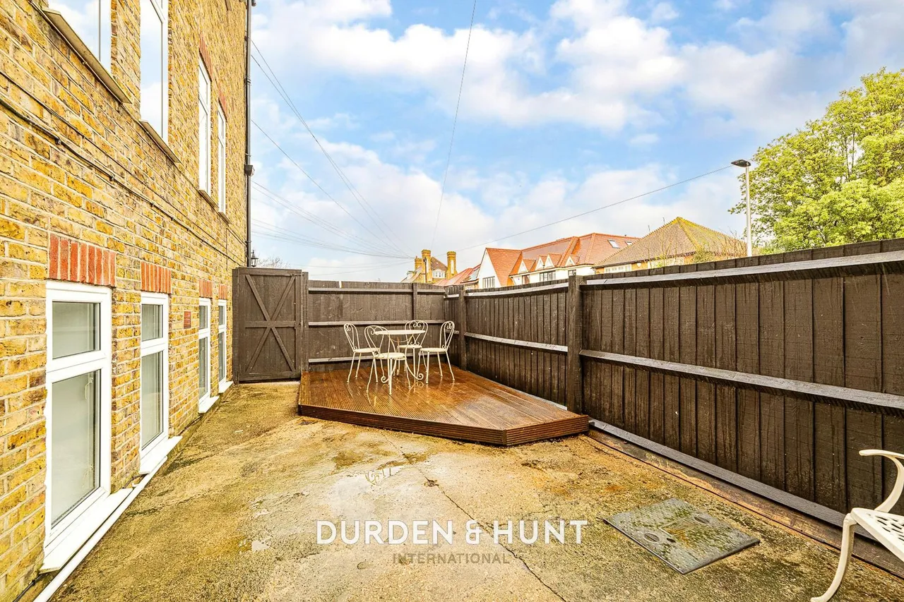 High Road, Woodford Green, IG8, photo 8