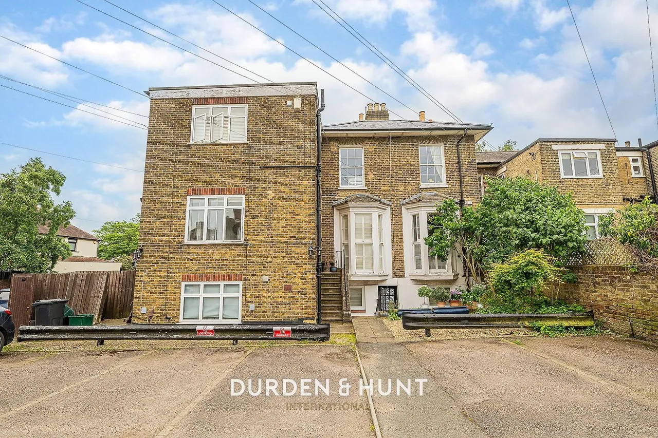 High Road, Woodford Green, IG8, photo 9