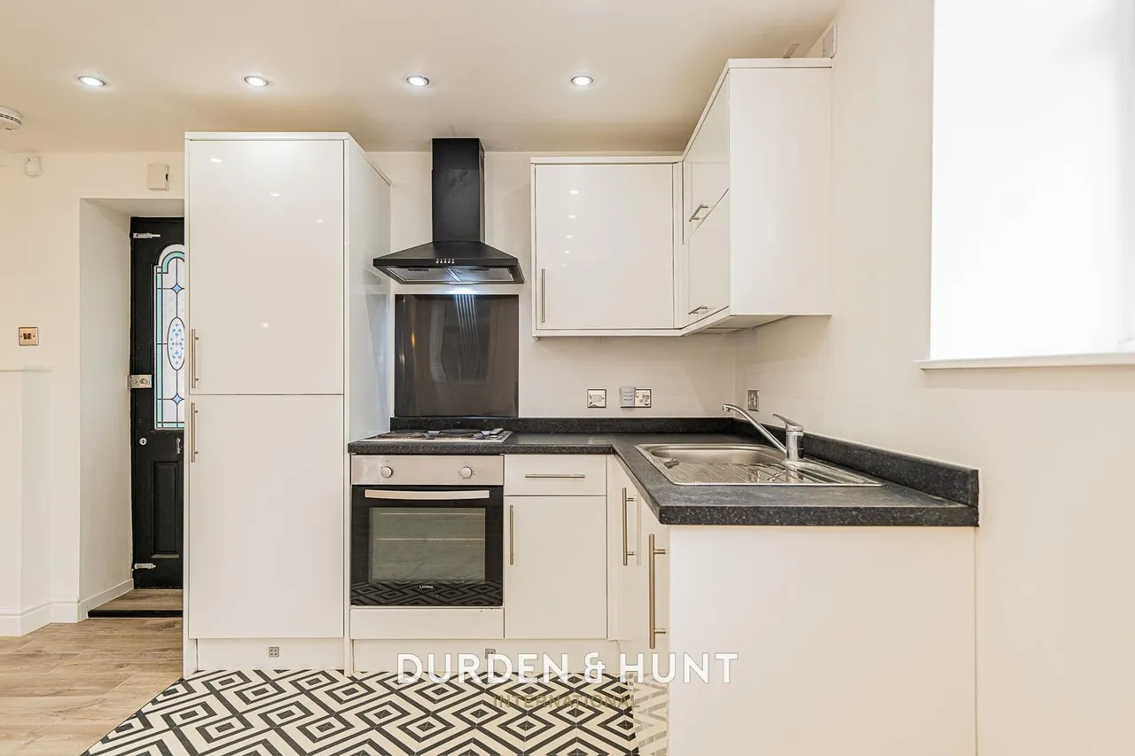 High Road, Woodford Green, IG8, photo 4
