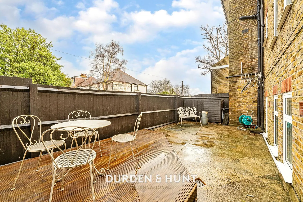 High Road, Woodford Green, IG8, photo 7