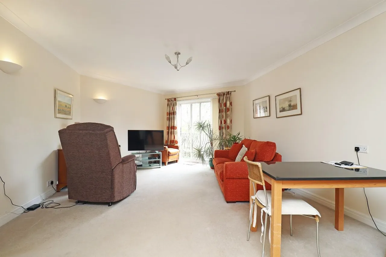Groby Road, Altrincham, Cheshire WA14 4AN, photo 7