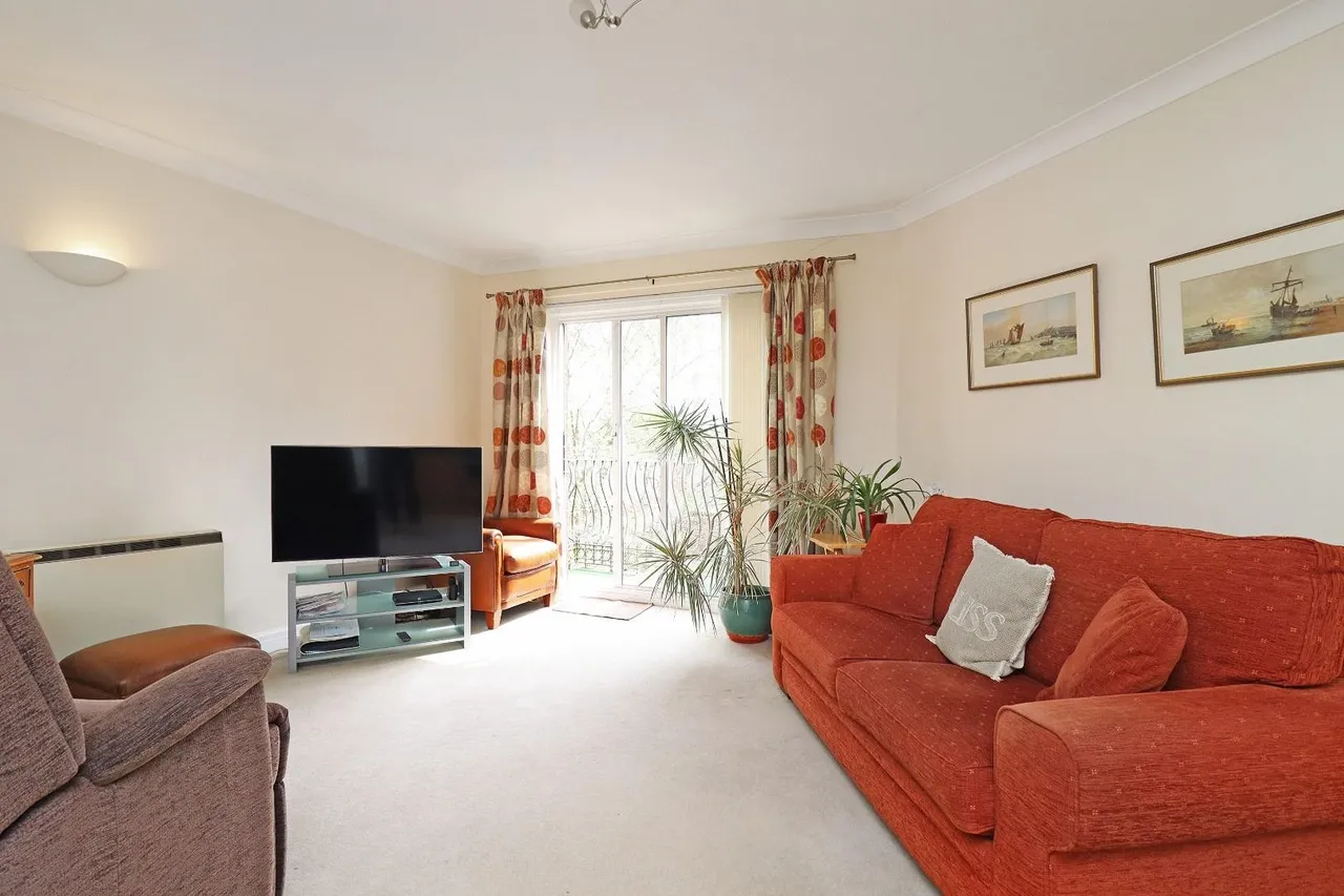 Groby Road, Altrincham, Cheshire WA14 4AN, photo 8