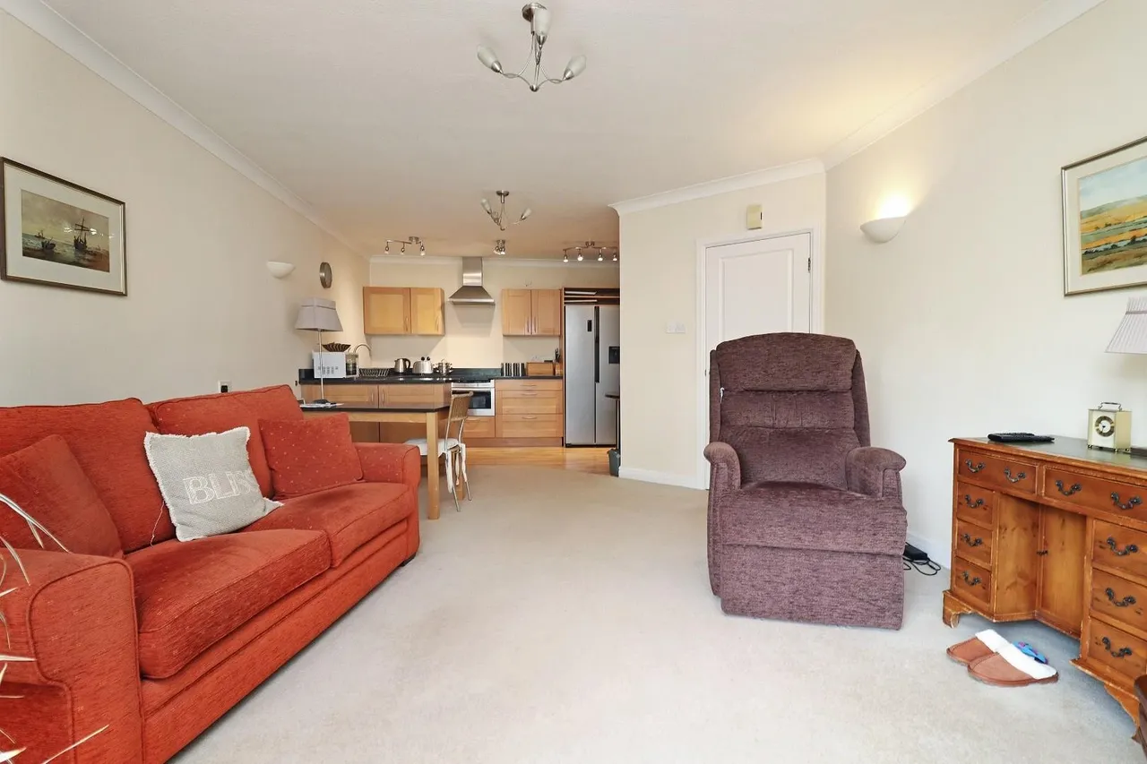 Groby Road, Altrincham, Cheshire WA14 4AN, photo 5