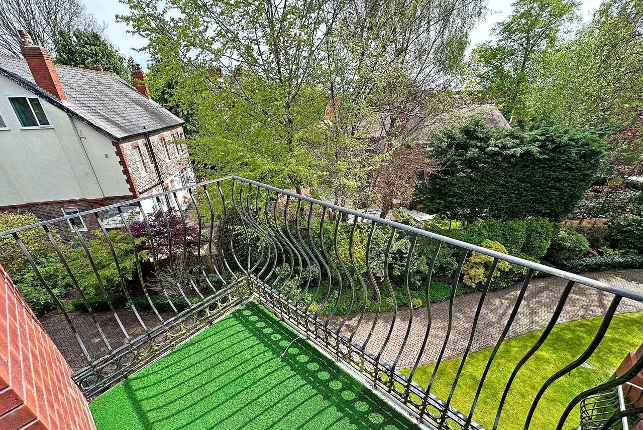 Groby Road, Altrincham, Cheshire WA14 4AN, photo 2