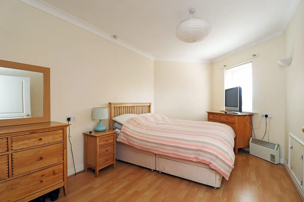 Groby Road, Altrincham, Cheshire WA14 4AN, photo 11