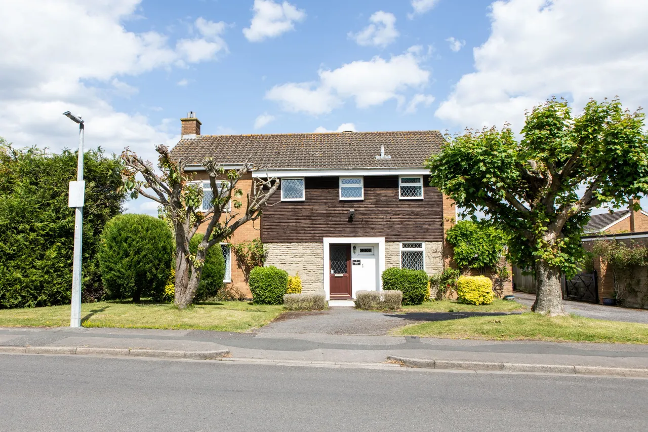 4 bed house for sale — Cranbrook Drive, Maidenhead, Berkshire