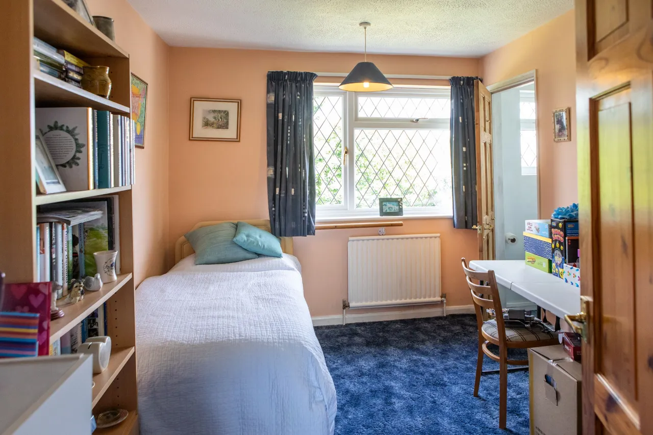 Cranbrook Drive, Maidenhead, Berkshire, photo 11