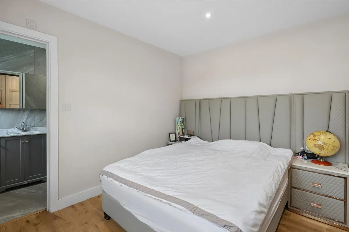 Elm Gardens, Claygate, KT10, photo 11