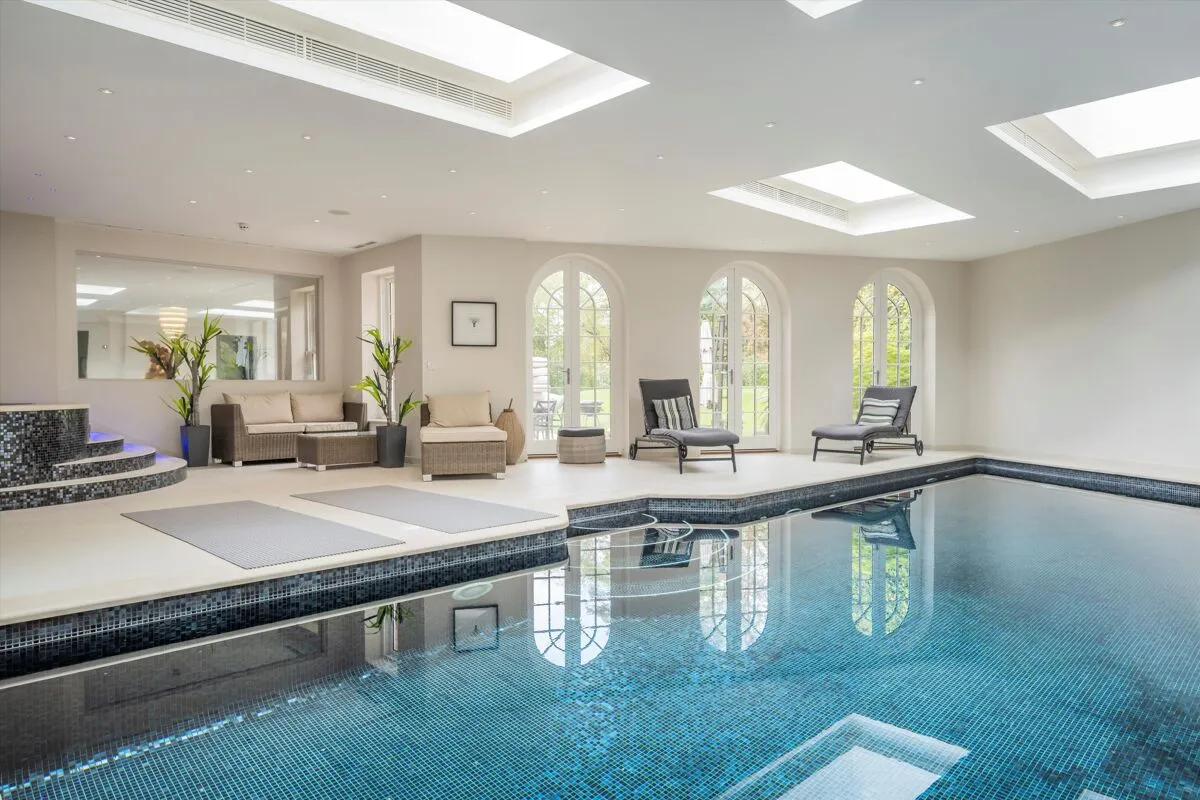 Golf Club Road, St George's Hill, KT13, photo 14