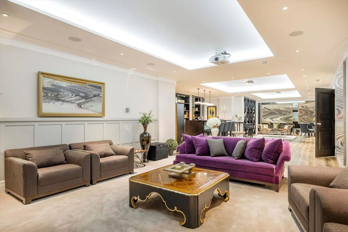 Golf Club Road, St George's Hill, KT13, photo 11