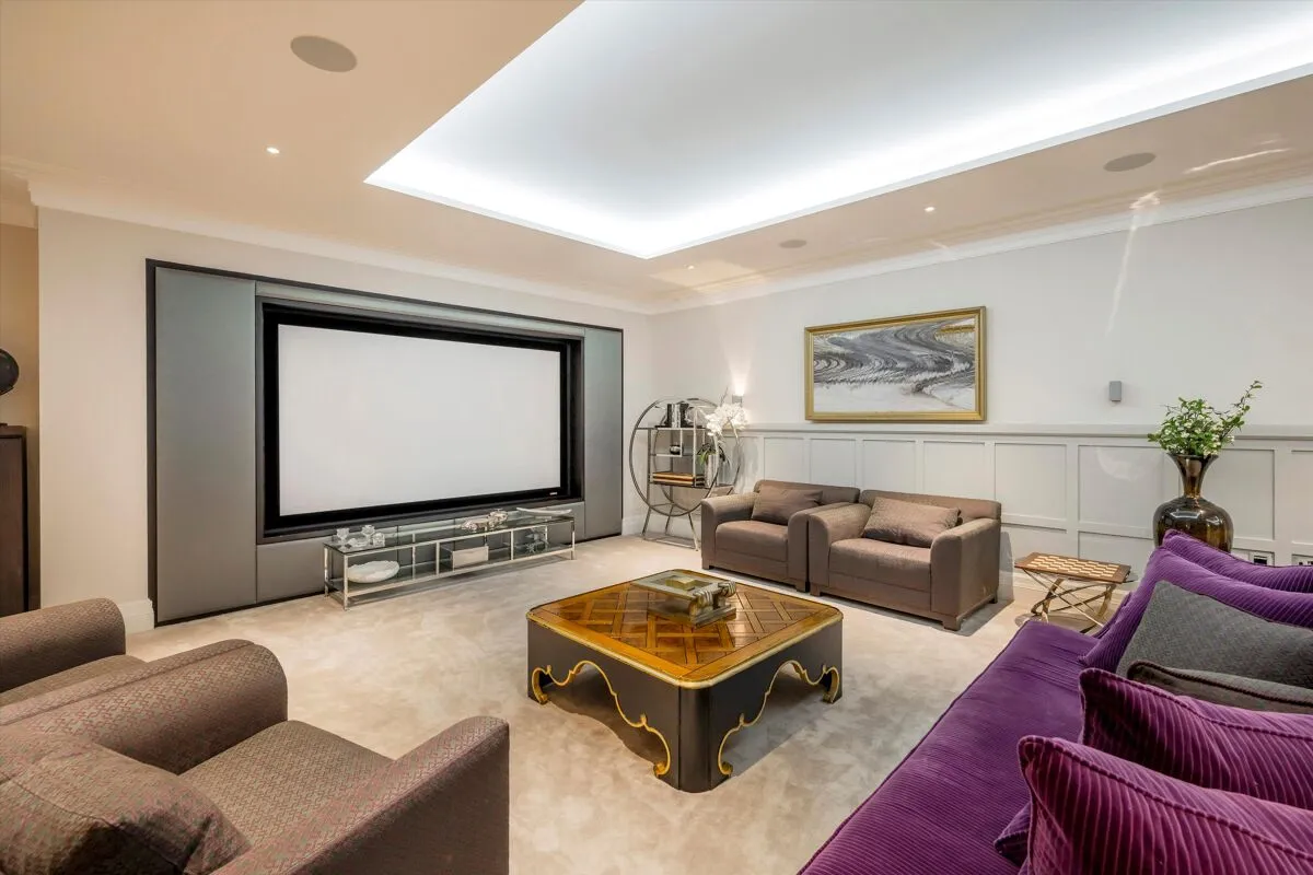 Golf Club Road, St George's Hill, KT13, photo 12