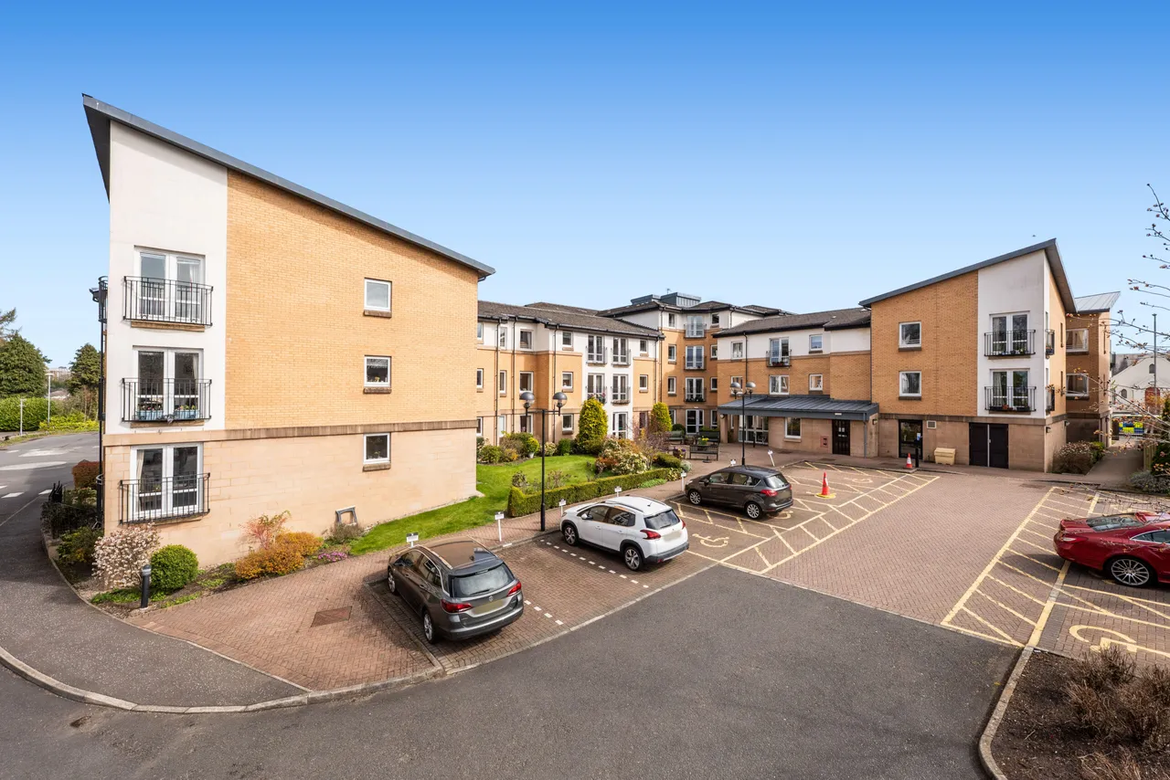 1 bed flat for sale — Fenwick Road, Giffnock