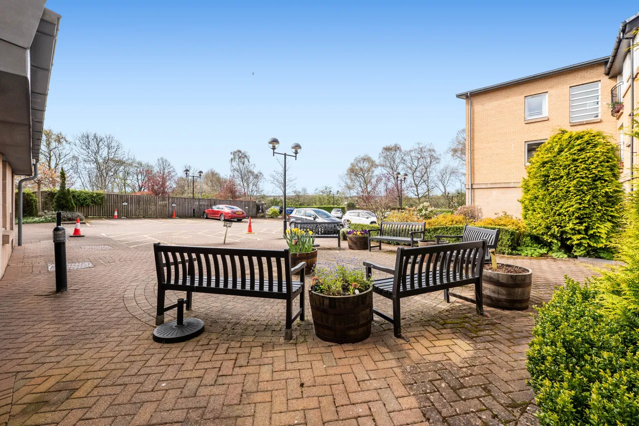 Fenwick Road, Giffnock, photo 14