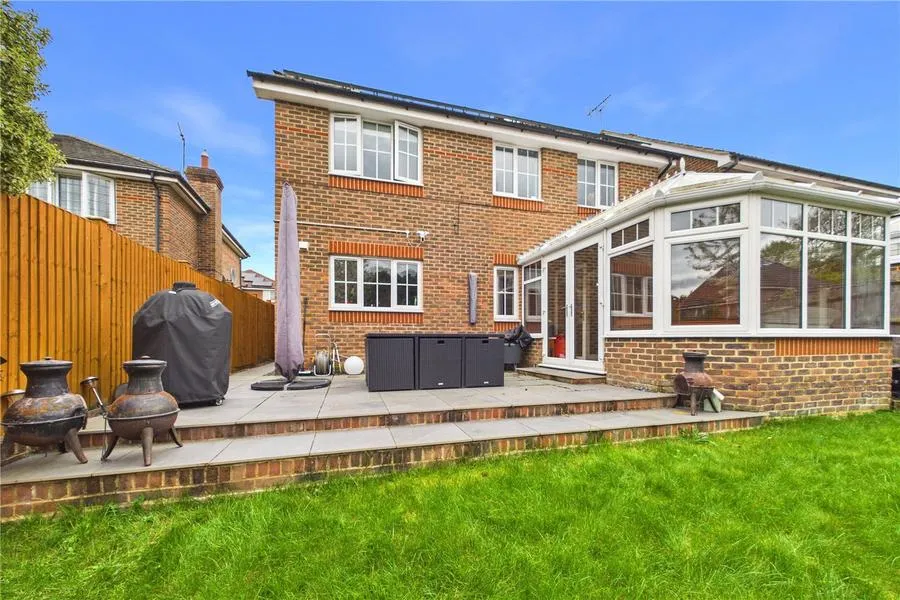 Woodcock Court, Three Mile Cross, RG7, photo 16