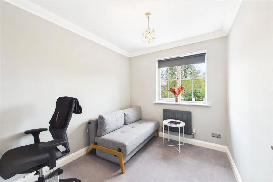 Woodcock Court, Three Mile Cross, RG7, photo 10