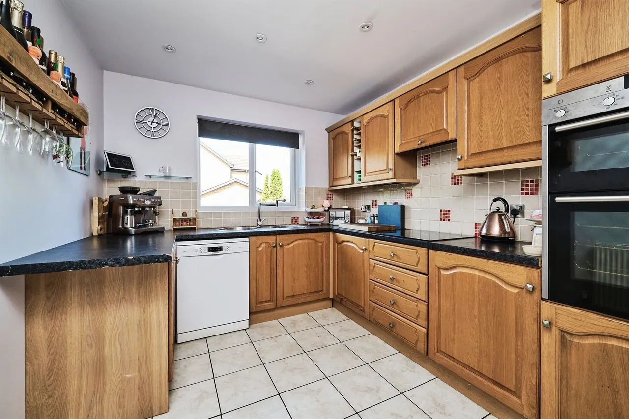 Mallard Close, Essendine, PE9, photo 3