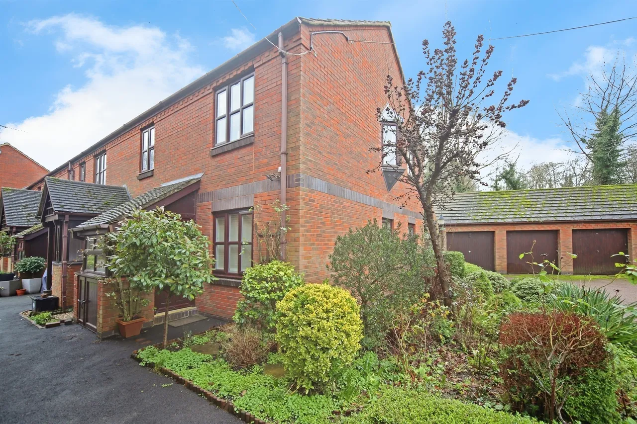 2 bed flat for sale — Saffron Meadow, Stratford-Upon-Avon