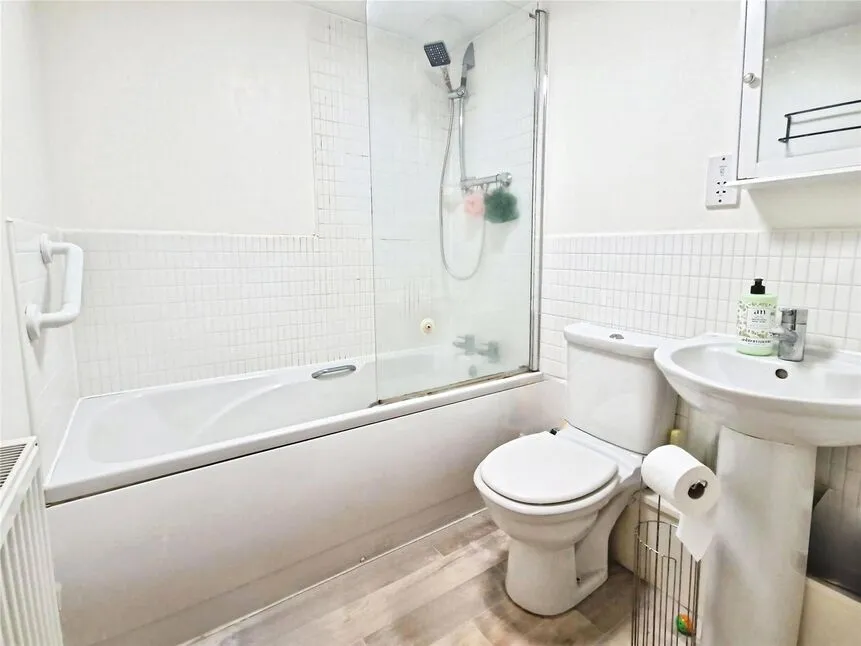 Ruskin Court, Farnworth, Greater Manchester, BL4, photo 6