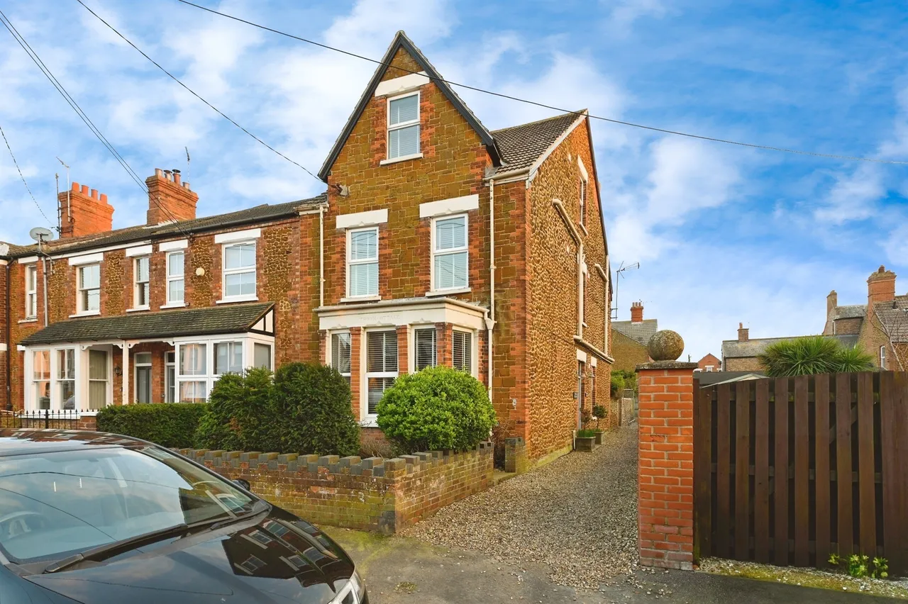 5 bed house for sale — Victoria Avenue, Hunstanton