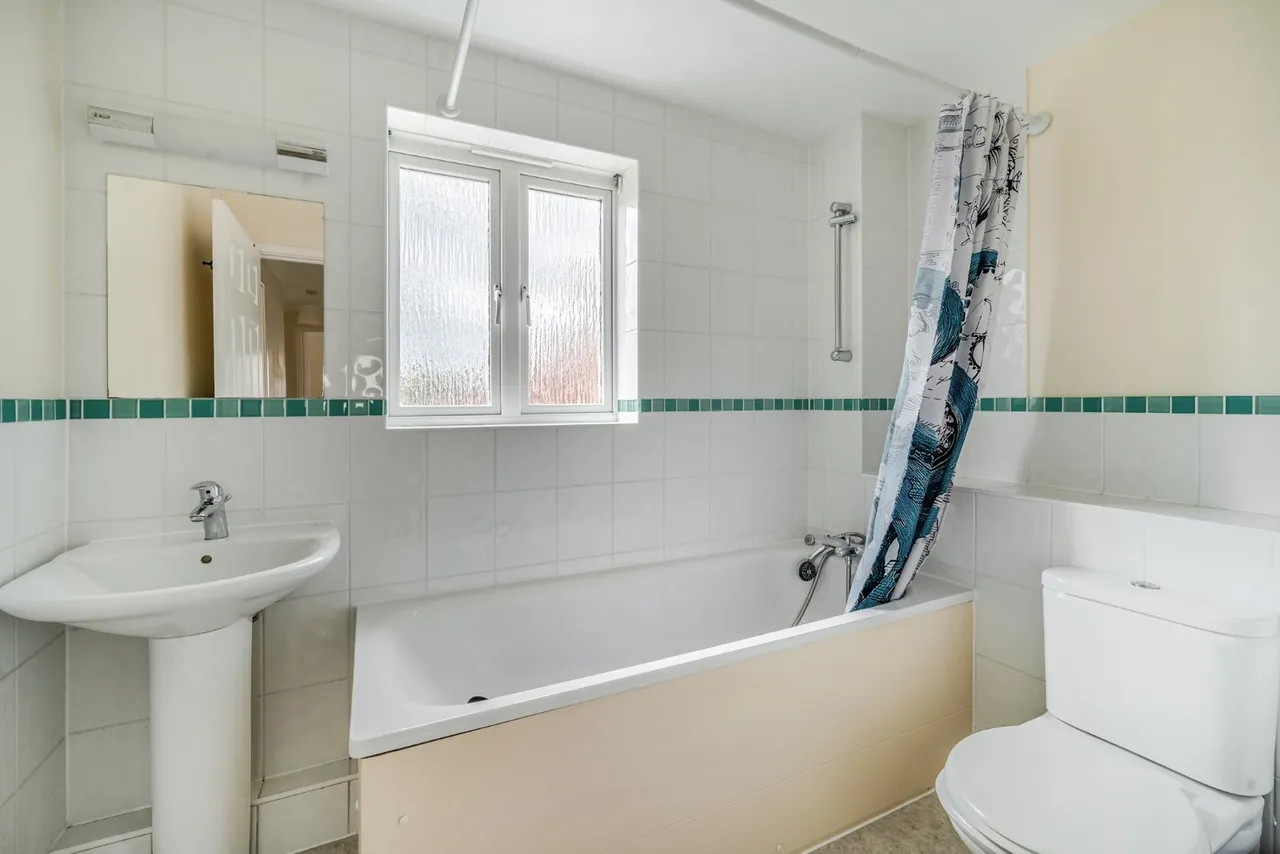St. James Road, Fleet, GU51, photo 7