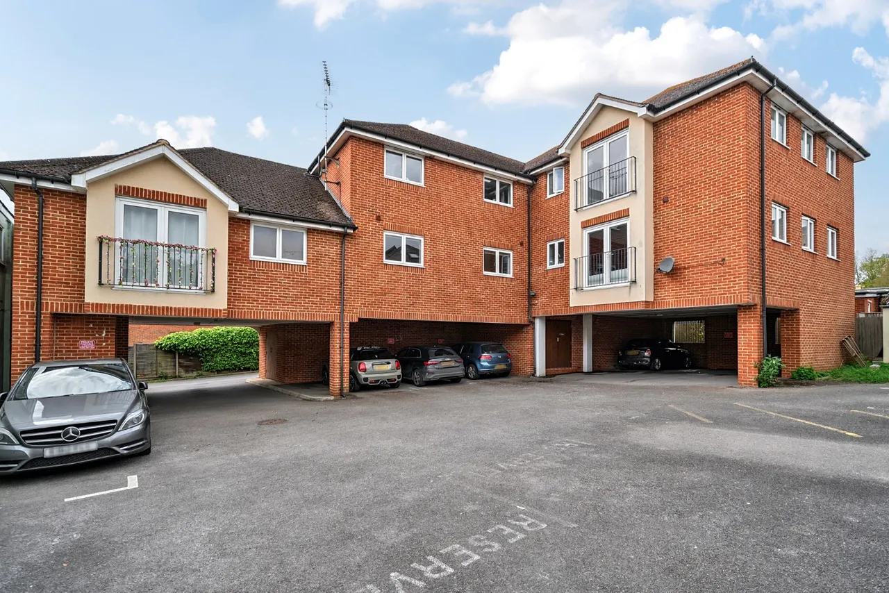 St. James Road, Fleet, GU51, photo 9