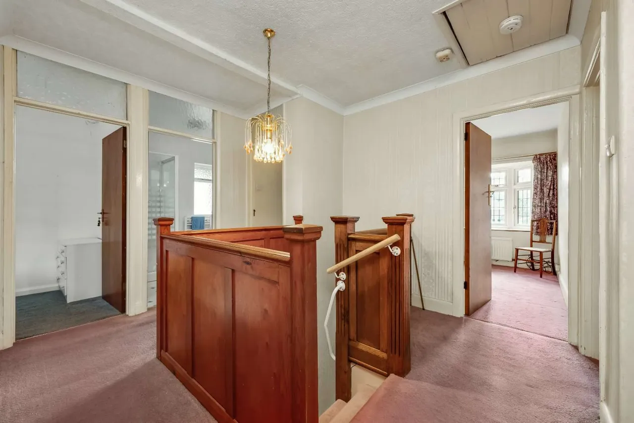 Grove Way, Esher, Surrey, KT10 8HQ, photo 10